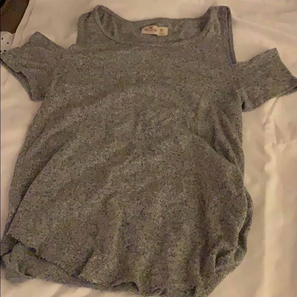 Cut out shoulders short sleeve stretchy shirt